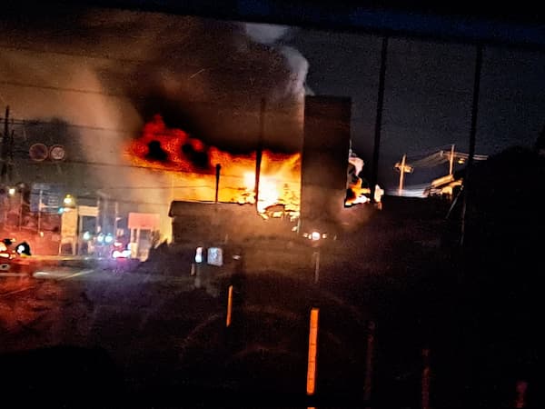 【火事】茨城県龍ケ崎市八代町の畳工業で火災！火災現場の画像・動画まとめ(10月26日)